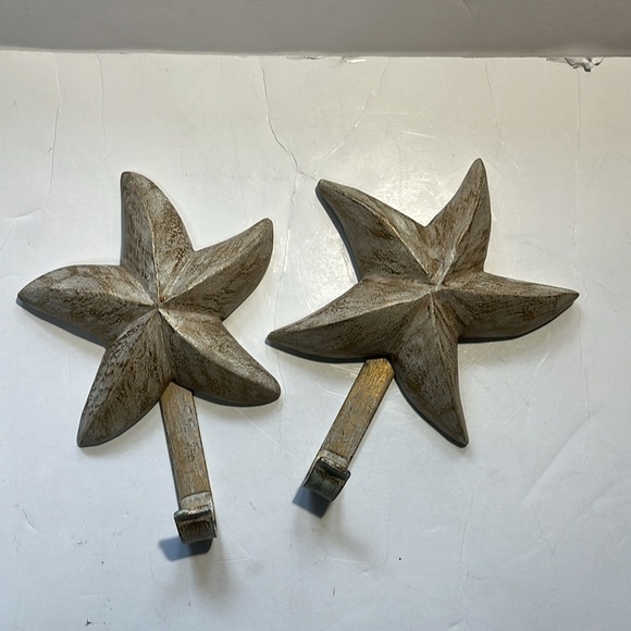 2 Rustic Starfish Wall Hooks Resin Painted starfish Metal hook - Picture 1 of 13